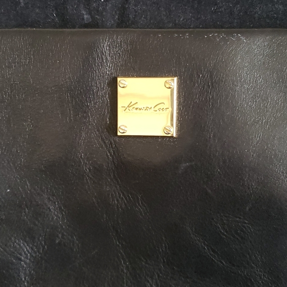 Kenneth Cole Black Leather Crossbody Bag - Picture 2 of 8